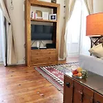 Remodeled Historic In Bairro Alto Διαμέρισμα Lisboa