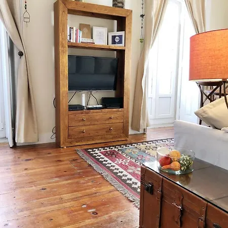 Remodeled Historic In Bairro Alto 아파트 리스본
