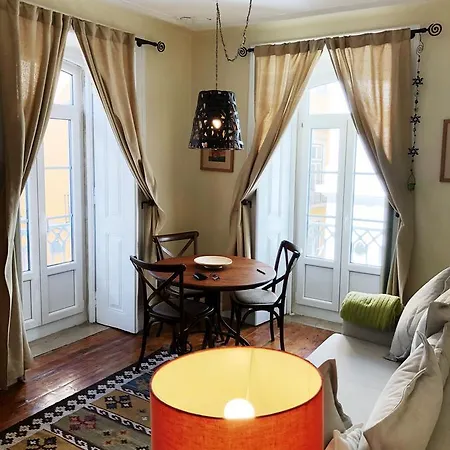 Remodeled Historic In Bairro Alto * 리스본