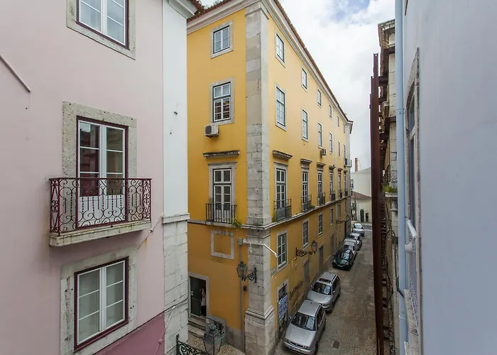 Remodeled Historic In Bairro Alto Lisboa