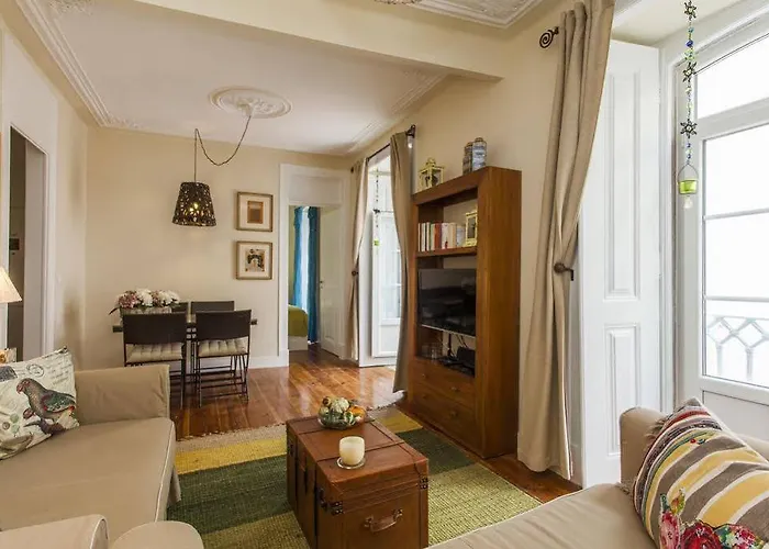 Remodeled Historic In Bairro Alto Apartamento Lisboa
