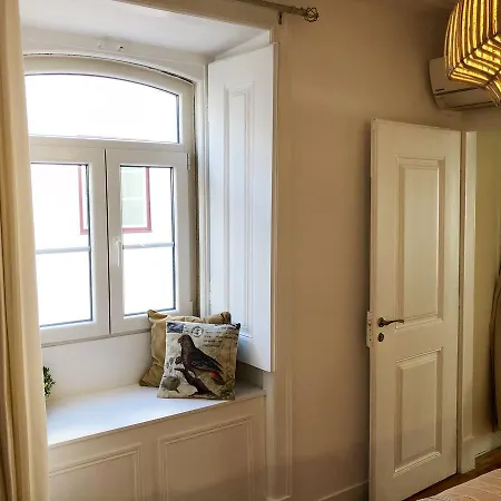 Apartament Remodeled Historic In Bairro Alto Lizbona