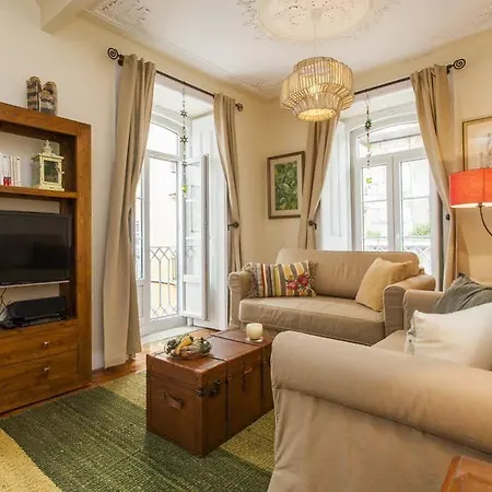 Remodeled Historic In Bairro Alto * Lisbona