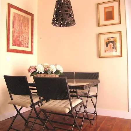 Remodeled Historic In Bairro Alto Διαμέρισμα